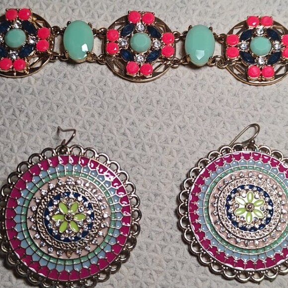 Banana Republic Floral Bracelet 7.5" & Earrings Jewelry Set - Picture 2 of 6